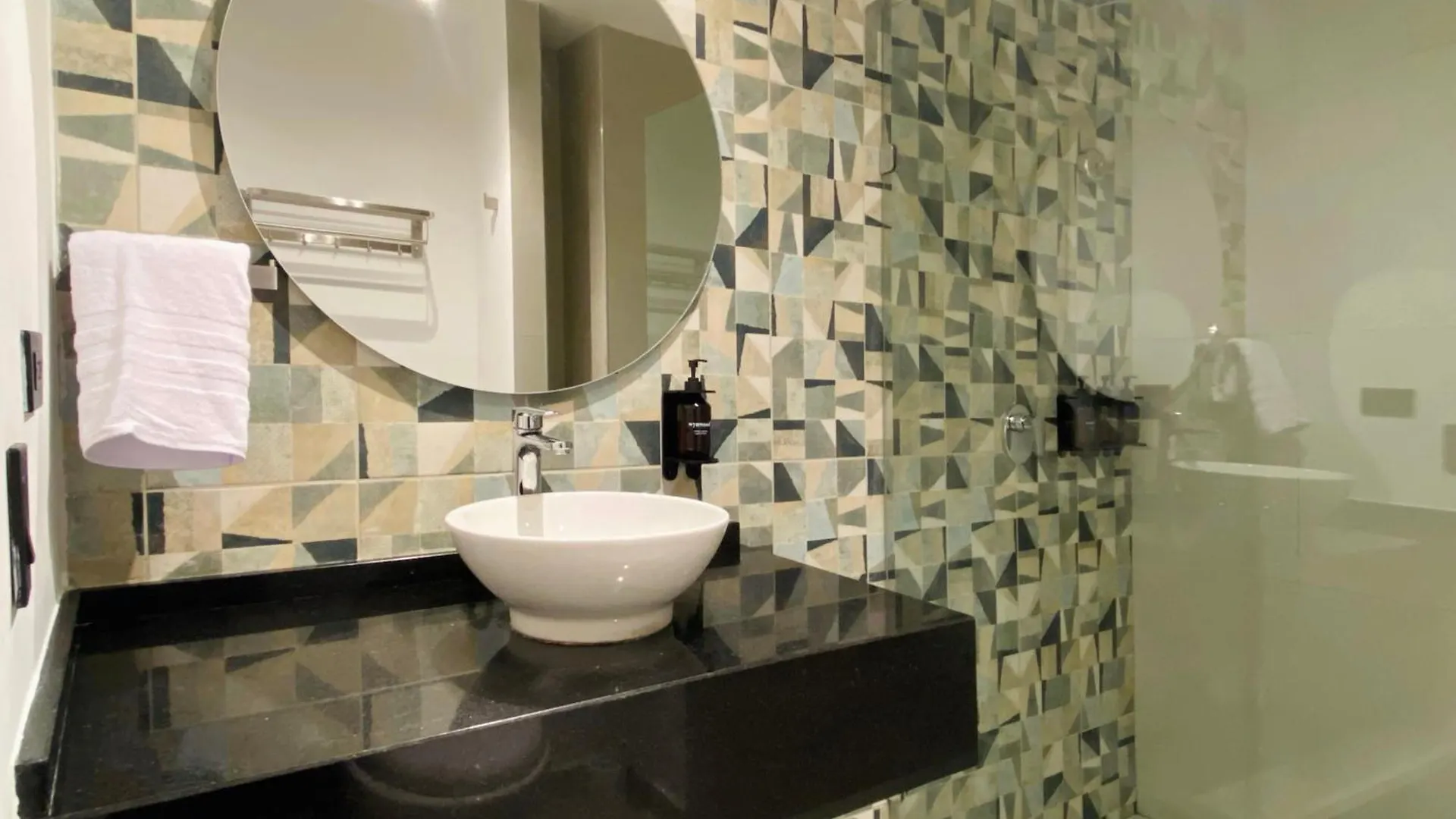 Muralla By Wynwood House Cartagena